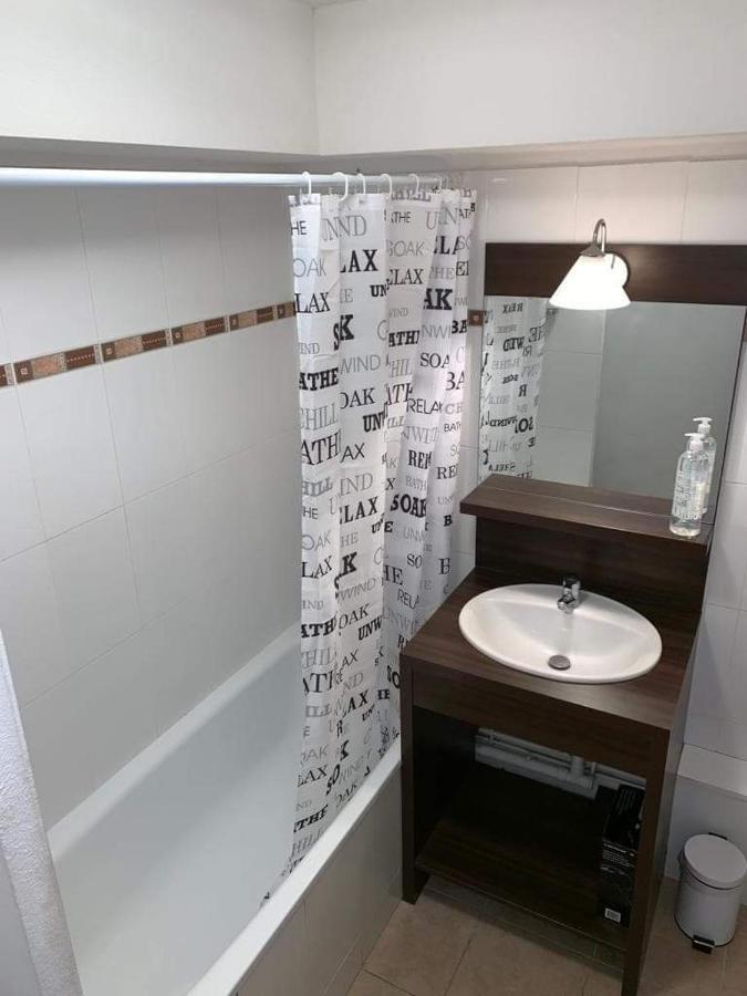 Les Jardins La Charbonniere Apartamento Montévrain Exterior foto